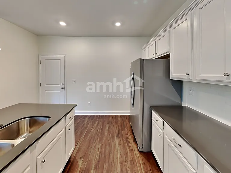 559 Rivermist Dr — Photo 4