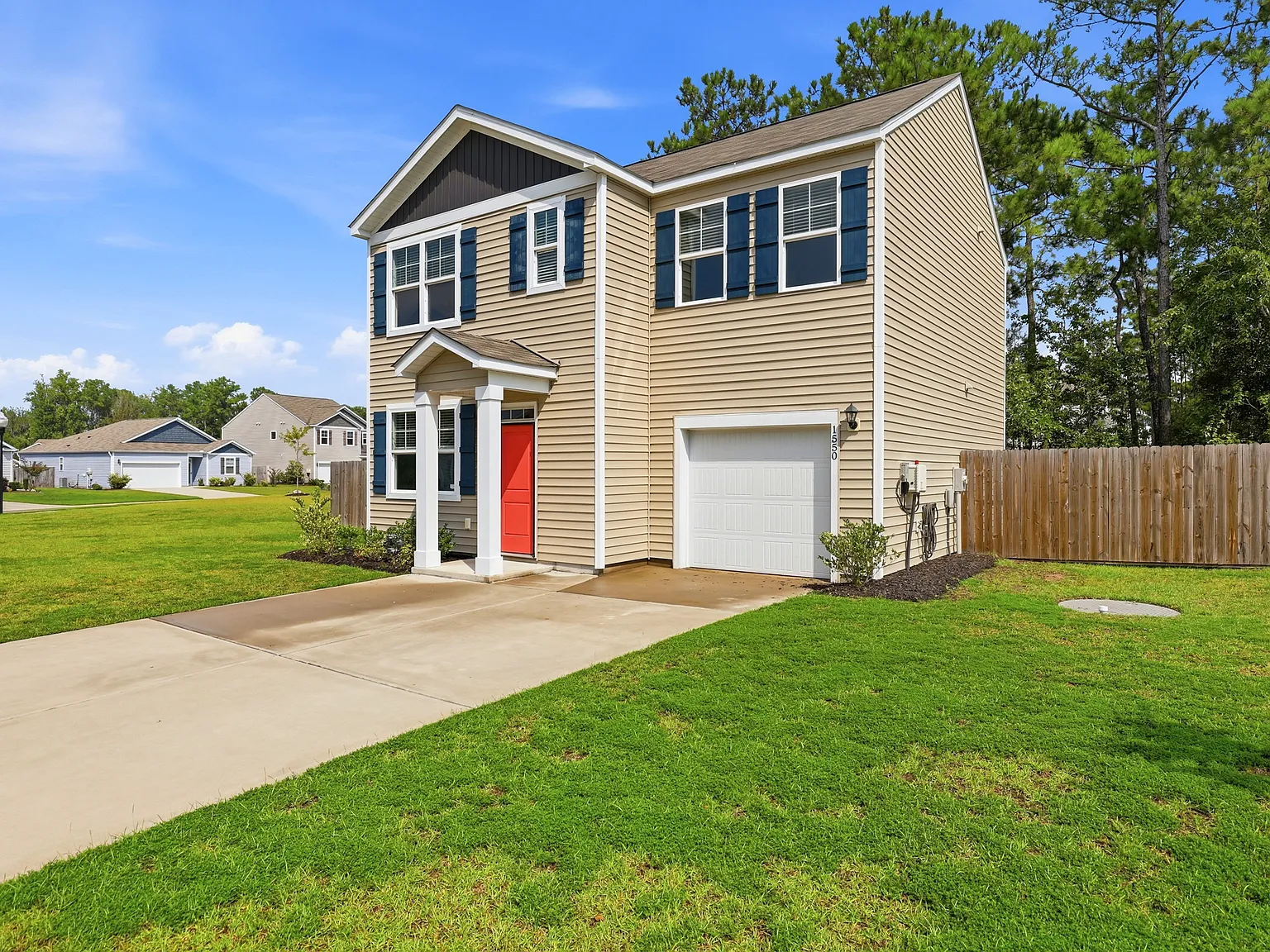 3 bed, 2.5 bath, 1410 sqft, $2,200 — Photo 2