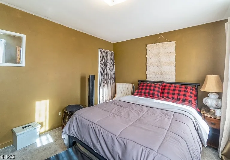 19 Railroad Ave — Photo 12