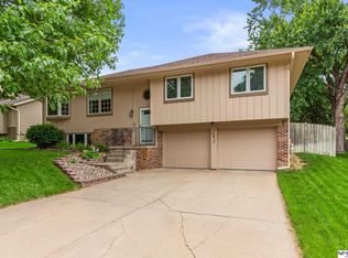14812 Y Cir, Omaha, NE 68137