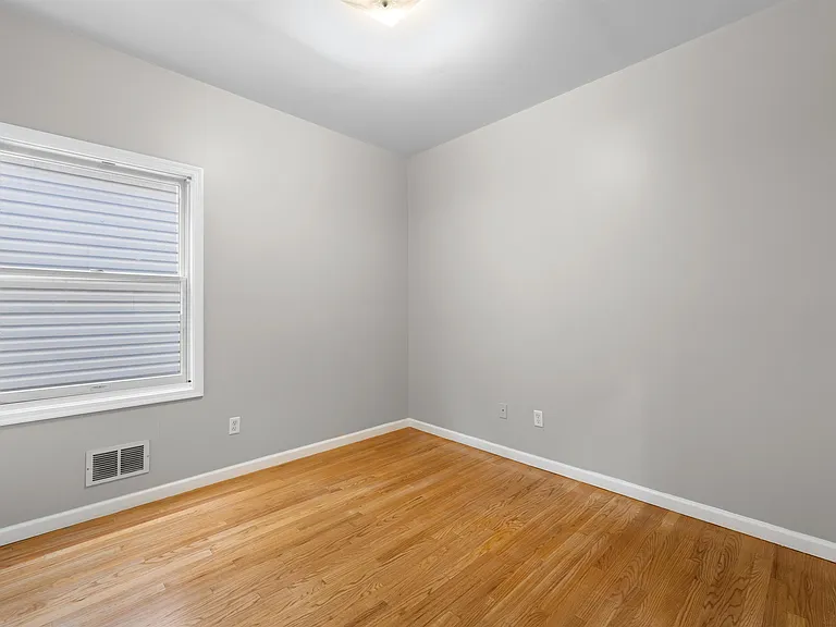392 Liberty Ave #1 — Photo 16