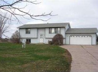 9346 Jennifer Ct, Chisago City, MN 55013