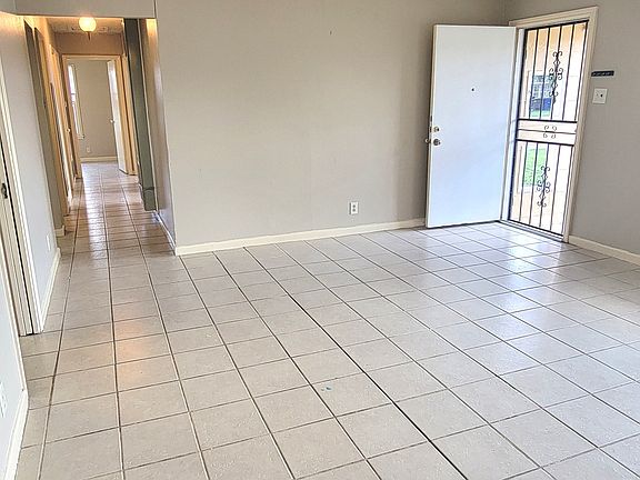 5th image of 227 E Palfrey St