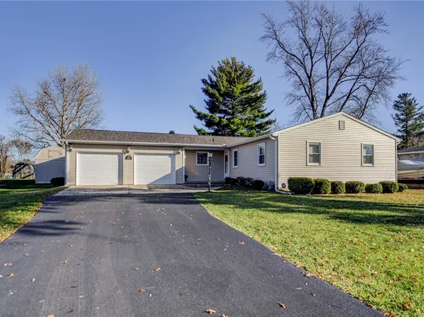 2582 Burgener Dr, Decatur, IL 62521