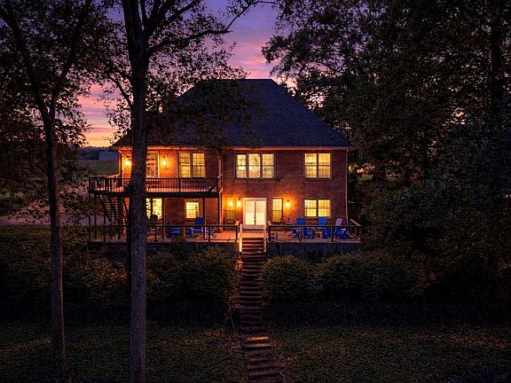 5th image of 208 Loop Dr