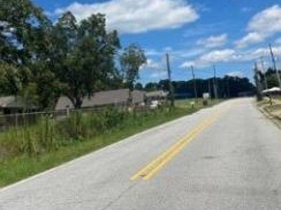 Exterior Neighborhood (street photo)