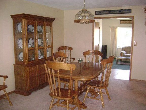 4th image of 235 Washington Dr