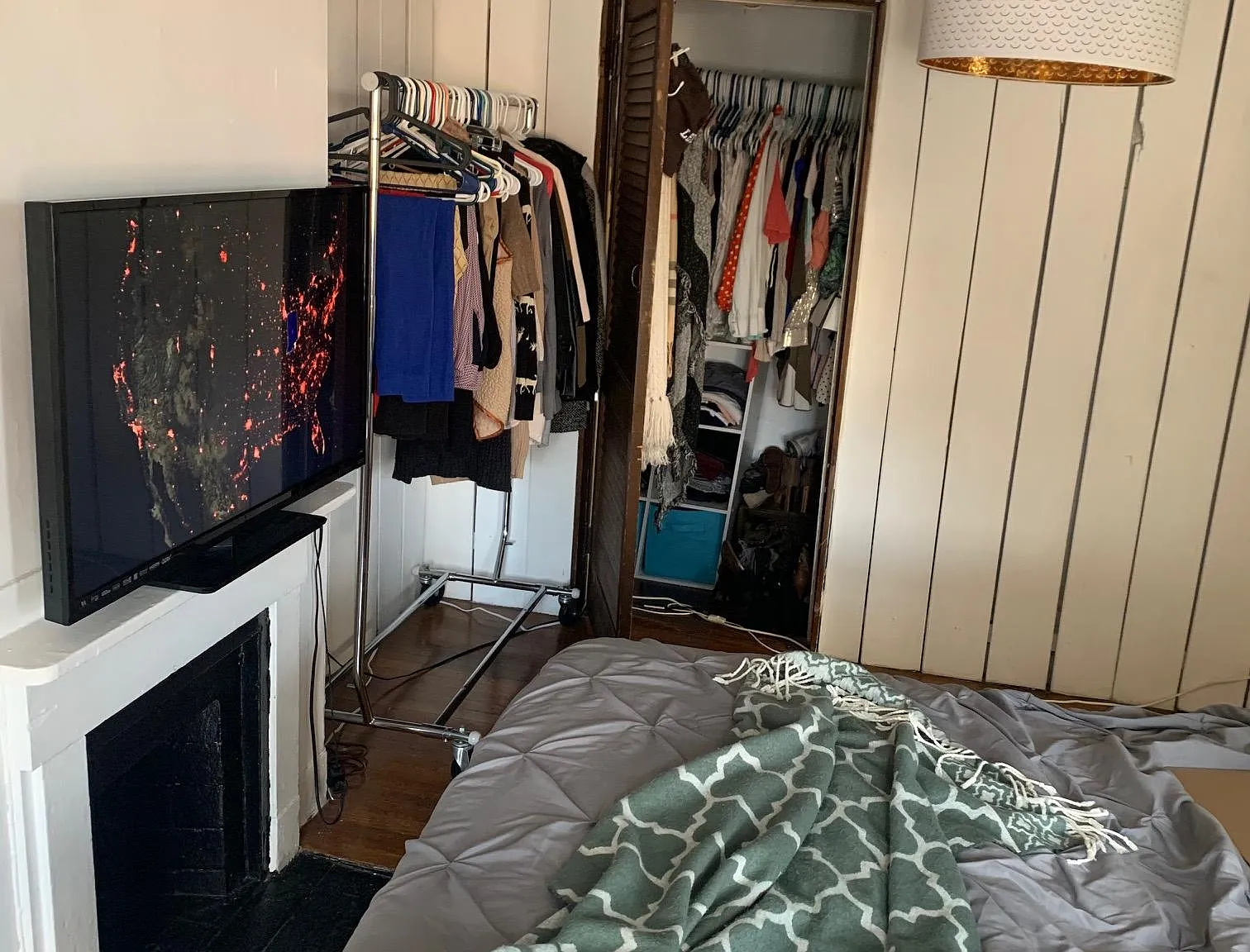Studio, $2,000 — Photo 1