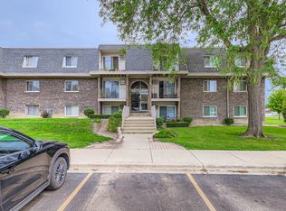 870 Winesap Ct APT 103, Prospect Heights, IL 60070