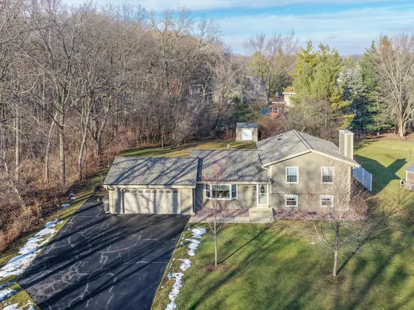 25924 Bennington DRIVE, Waterford, WI 53185