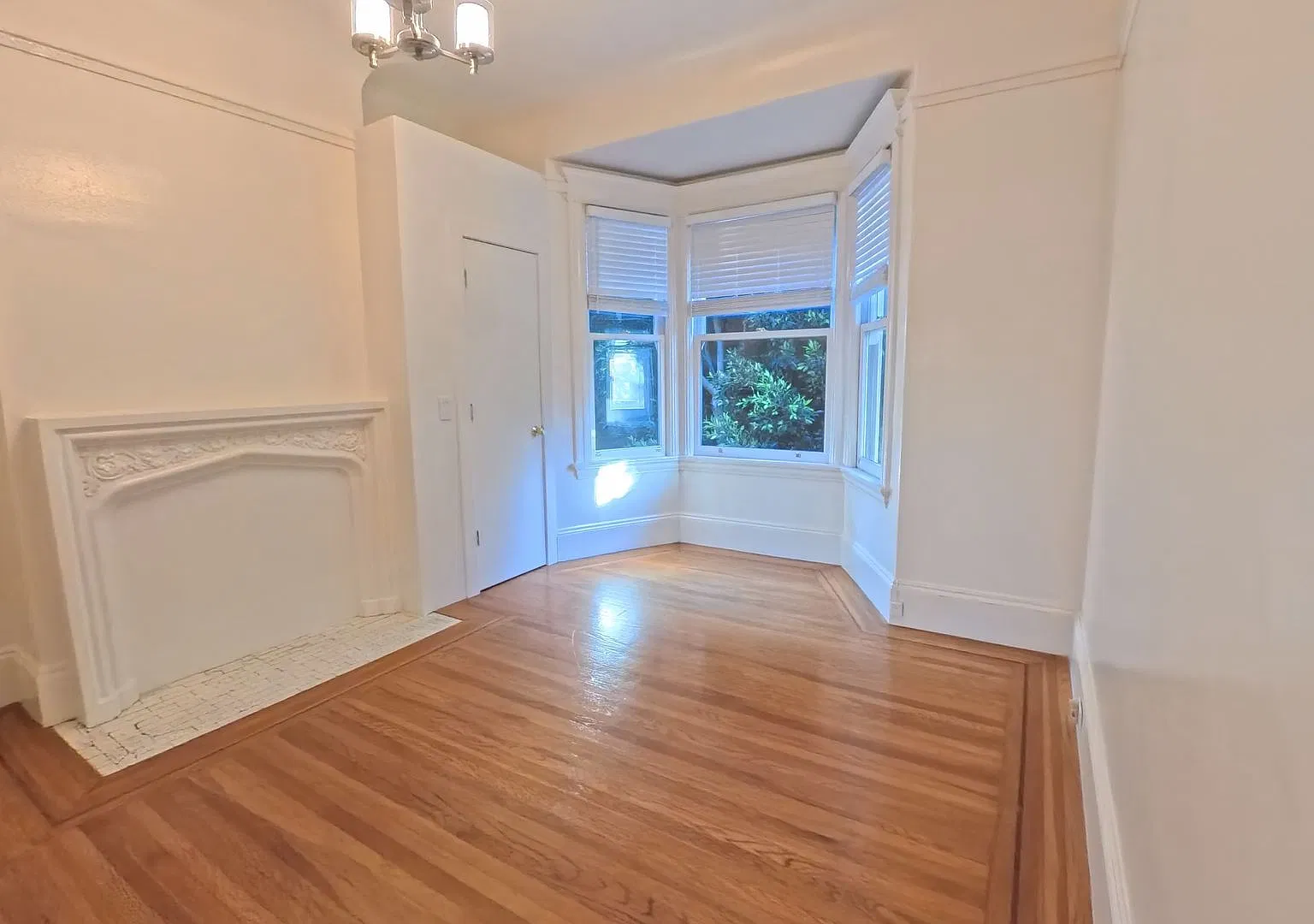Spacious 2BD/1BA (Flex 3) in Lower Haight | San Francisco — Photo 4