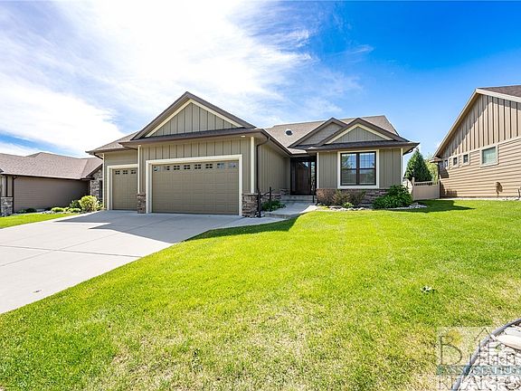 3rd image of 3138 Golden Acres Dr