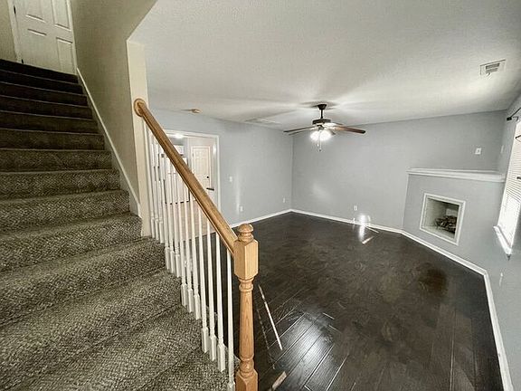 3rd image of 406 NE Coldwater Creek Dr