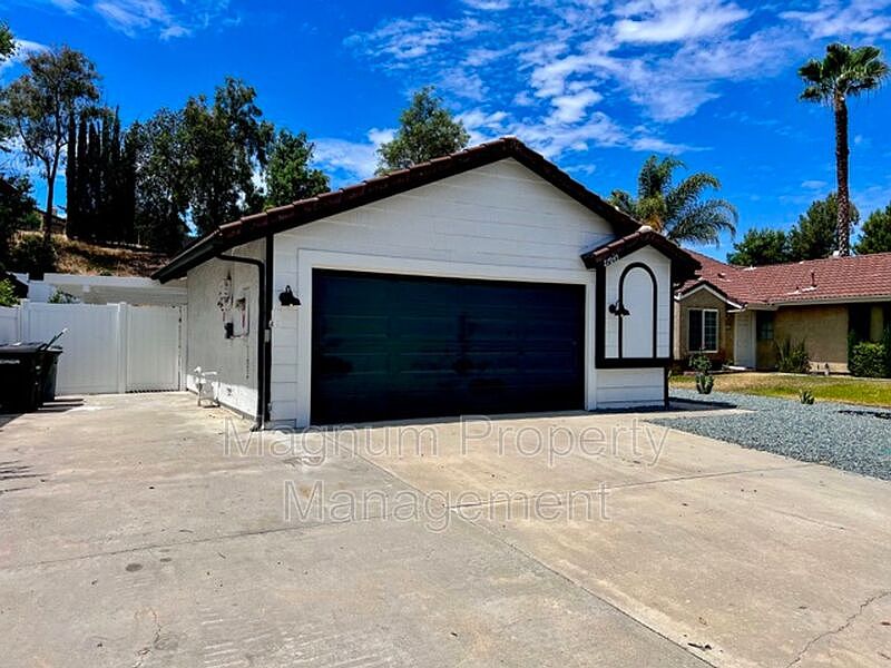 1st image of 27045 Rainbow Creek Dr