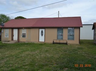606 W Bill Halstied St, Marietta, OK 73448