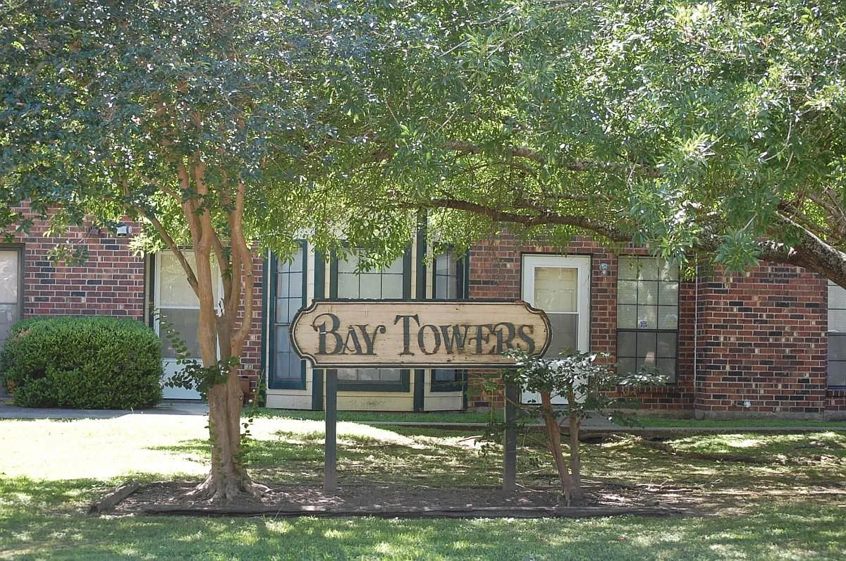 2 bed, 2.5 bath, 1292 sqft, $925 — Photo 3