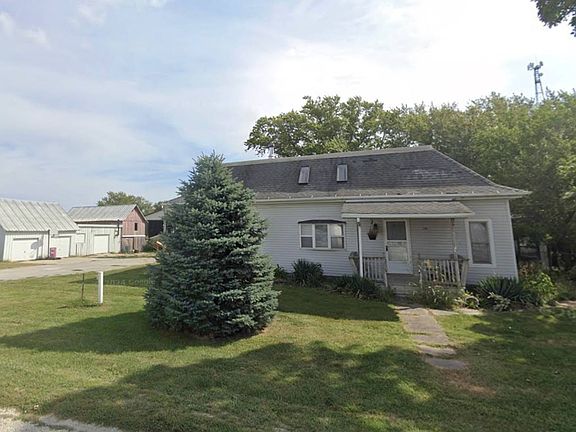 3rd image of 1005 Pekin Dr