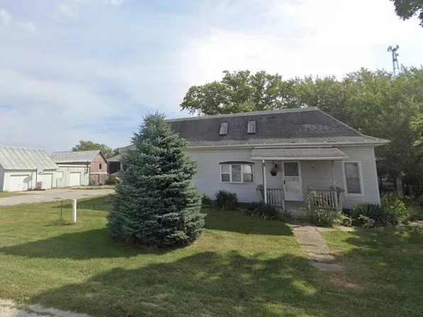 1005 Pekin Dr, Packwood, IA 52580