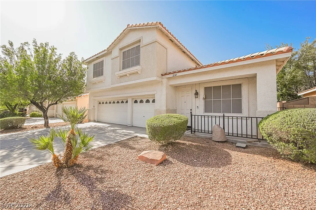 5 bed, 3.0 bath, 2352 sqft, $2,850 — Photo 4