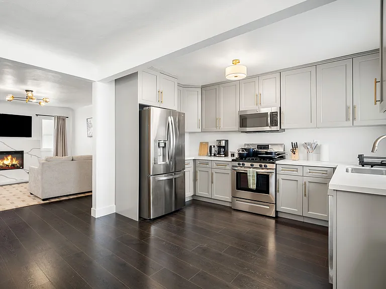 7410 S Hobart Blvd — Photo 15