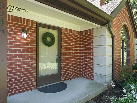 4th image of 9248 Golden Woods Dr