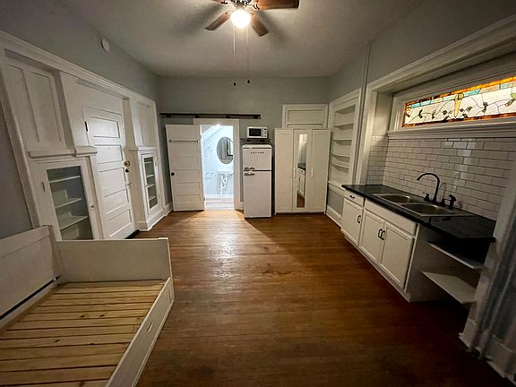 3rd image of 4804 Gosnold Ave #1C