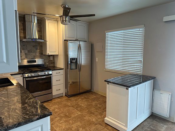 3rd image of 2030 Montezuma Dr
