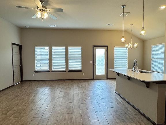 3rd image of 18629 Como Dr