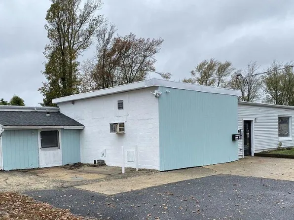 260 Overbrook Ave, Oakhurst, NJ 07755