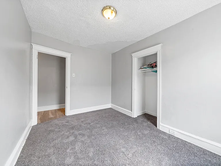 Avondale Apartments — Photo 4