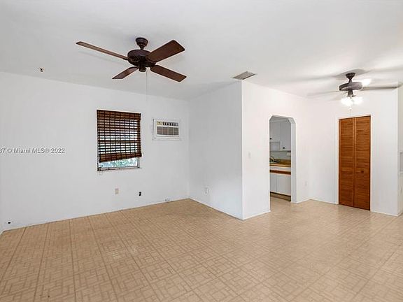 4th image of 2967 Shipping Ave #2967