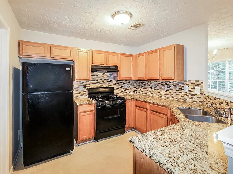 740 Shadow Lakes Dr — Photo 7