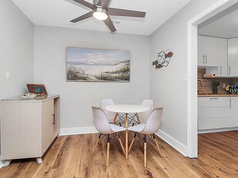 1001 Churchill Downs Ct #J — Photo 17