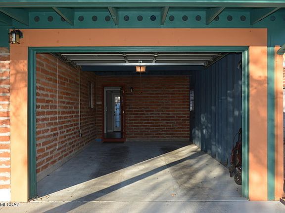 3rd image of 3021 N Cardi Ave