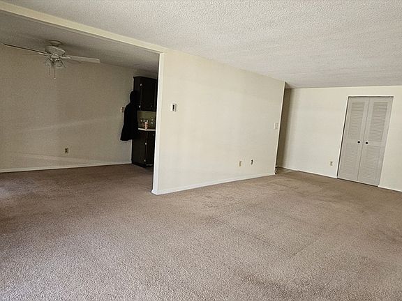 5th image of 220 Bedford St #32
