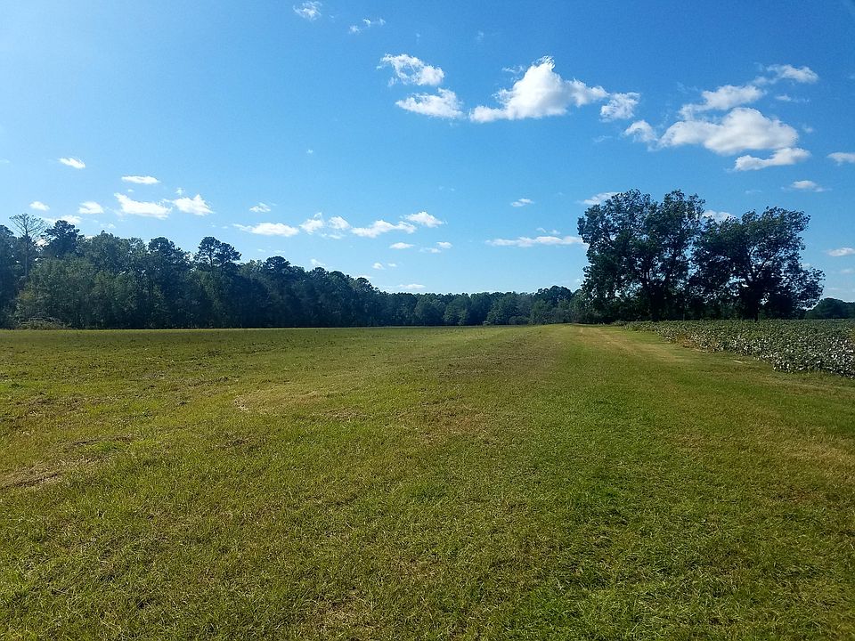 2nd image of 520 Lane Store Rd
