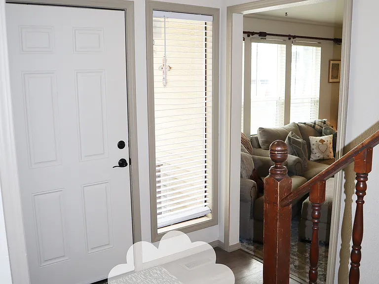 1117 S Phillippi St — Photo 3