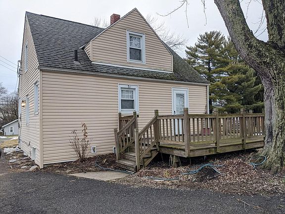2nd image of 490 Kentucky Ave