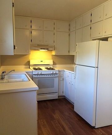 3rd image of 2817 N Pine St