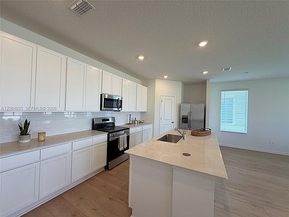 2nd image of 4443 Vibernum Ave
