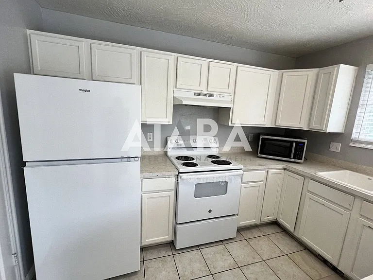334 Childs Ave — Photo 15