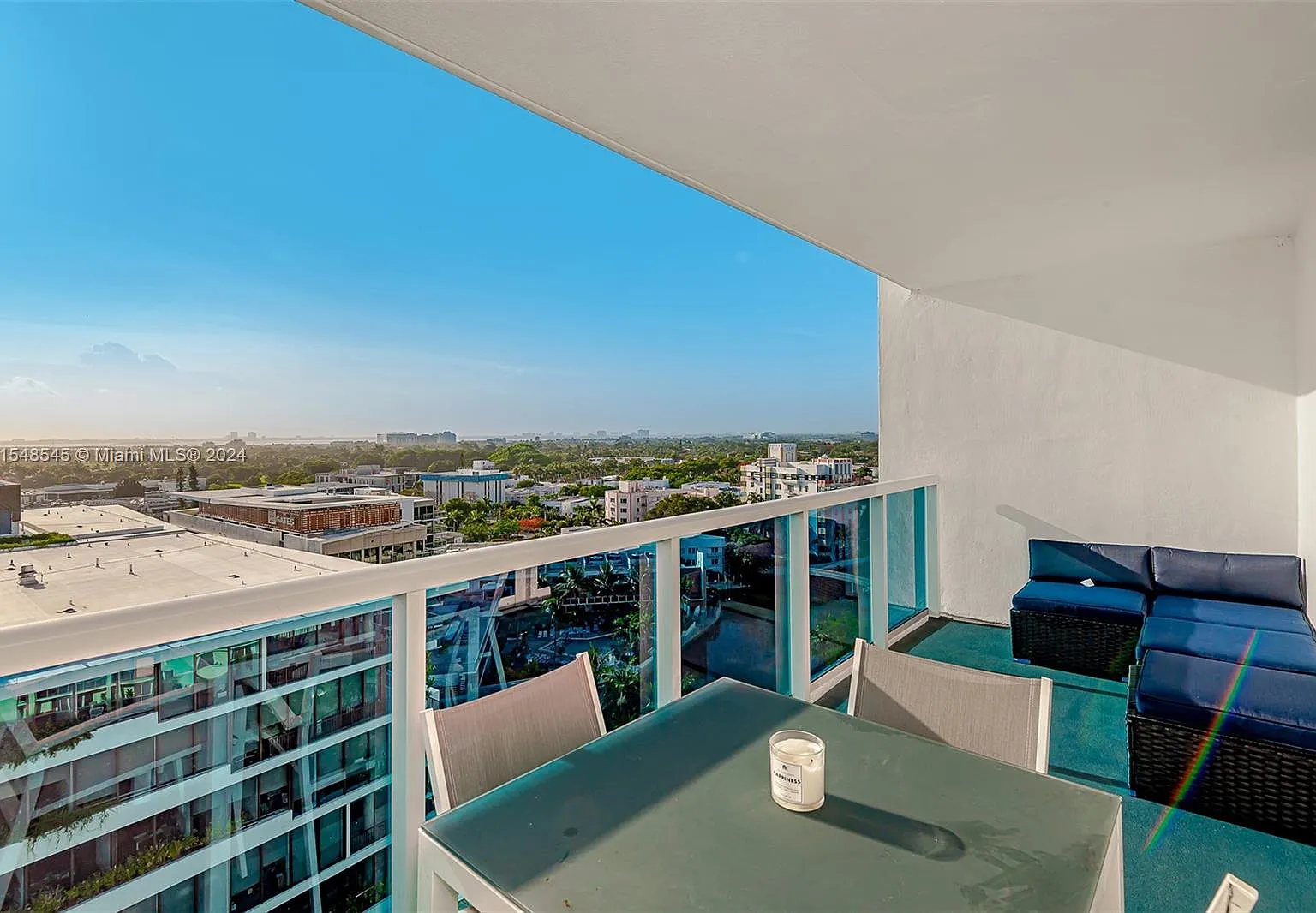 Roney Palace Condo — Photo 1