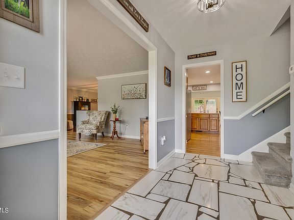 5th image of 2476 Wildwood Dr