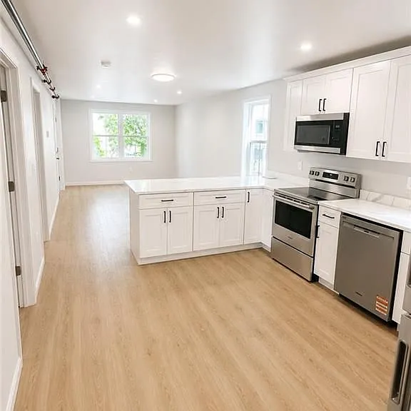 134 Florence St #1 — Photo 10