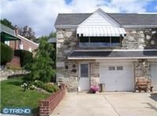 7031 Crease Ln, Philadelphia, PA 19128