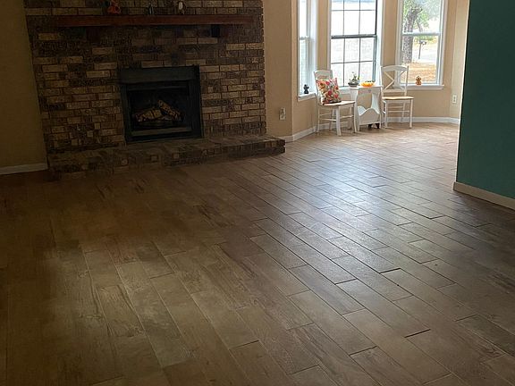 3rd image of 1423 Janet Ln