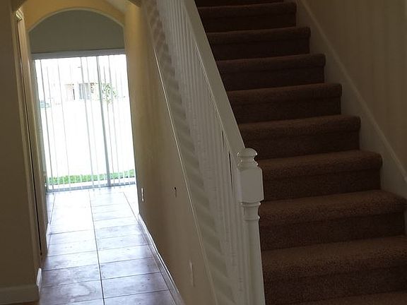 4th image of 1822 Thetford Cir