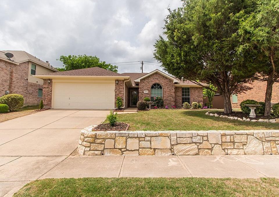 1st image of 122 Melody Cir