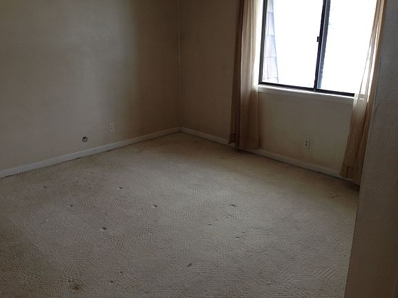 5th image of 1925 Tall Oaks Dr #37