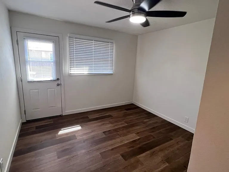 20202 Spruce Ave — Photo 9